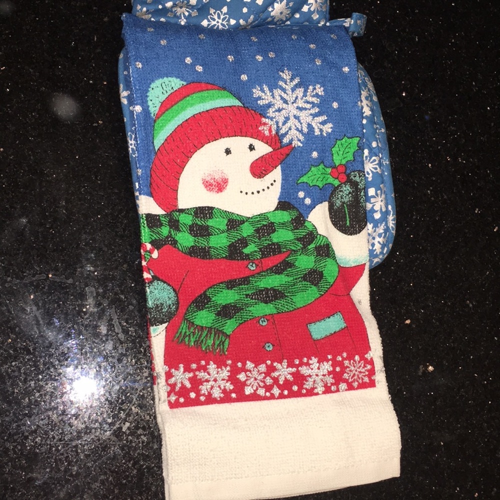 Christmas Kitchen Linens 3/Set - Picture 3 of 5